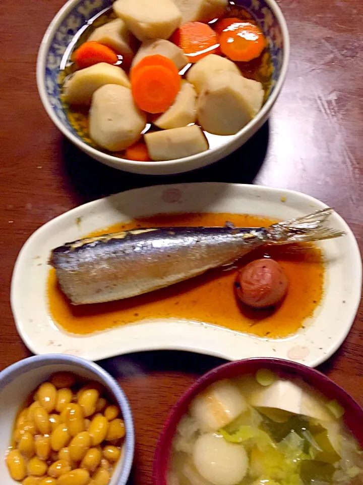 鰯の梅茶煮  里芋と人参の煮物  大豆煮  味噌汁|掛谷節子さん