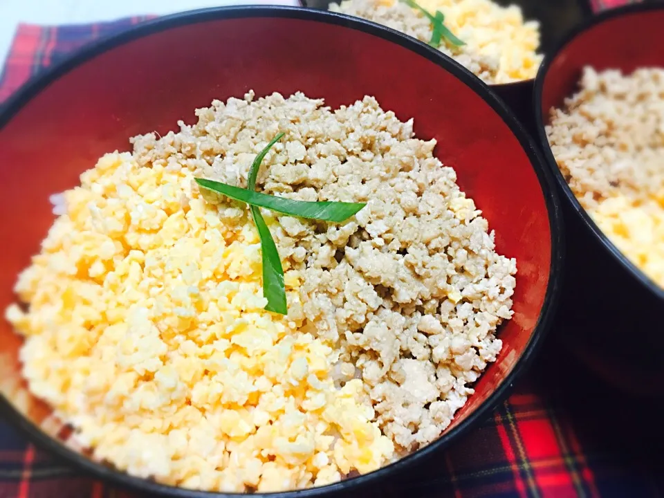 今日の晩ごはん二色そぼろ丼♡！|みーちゃん(*´∀`)♪さん