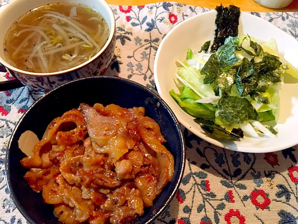 Snapdishの料理写真:いつかのカルビ丼
#カルビ丼#チョレギサラダ#もやしスープ|ともえさん