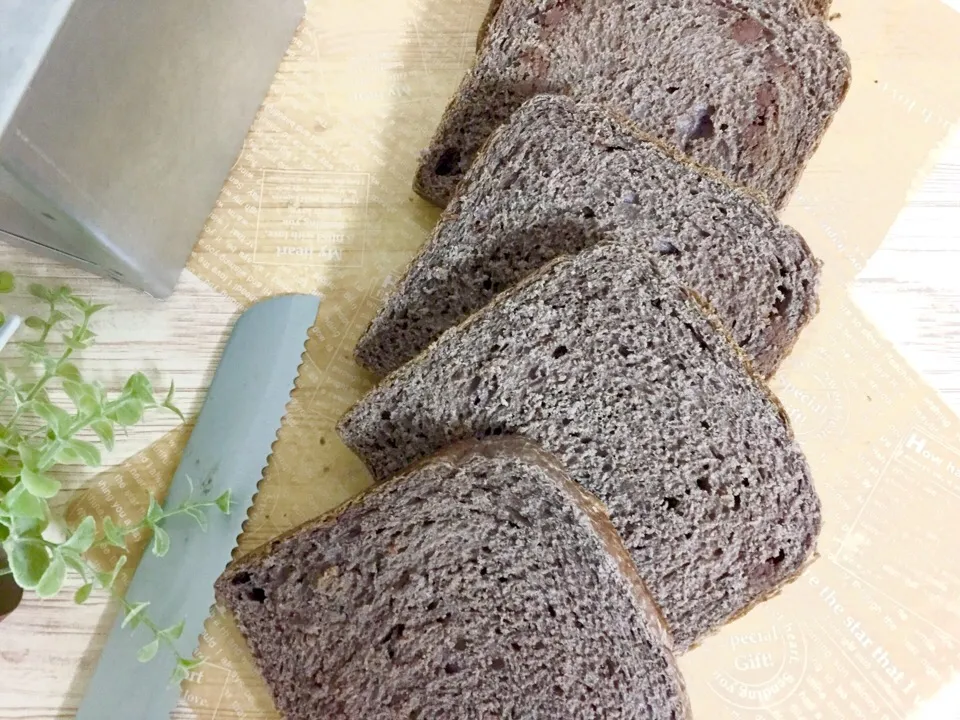 ブラックココアで角食 チョコチップ入り◎|こえママさん