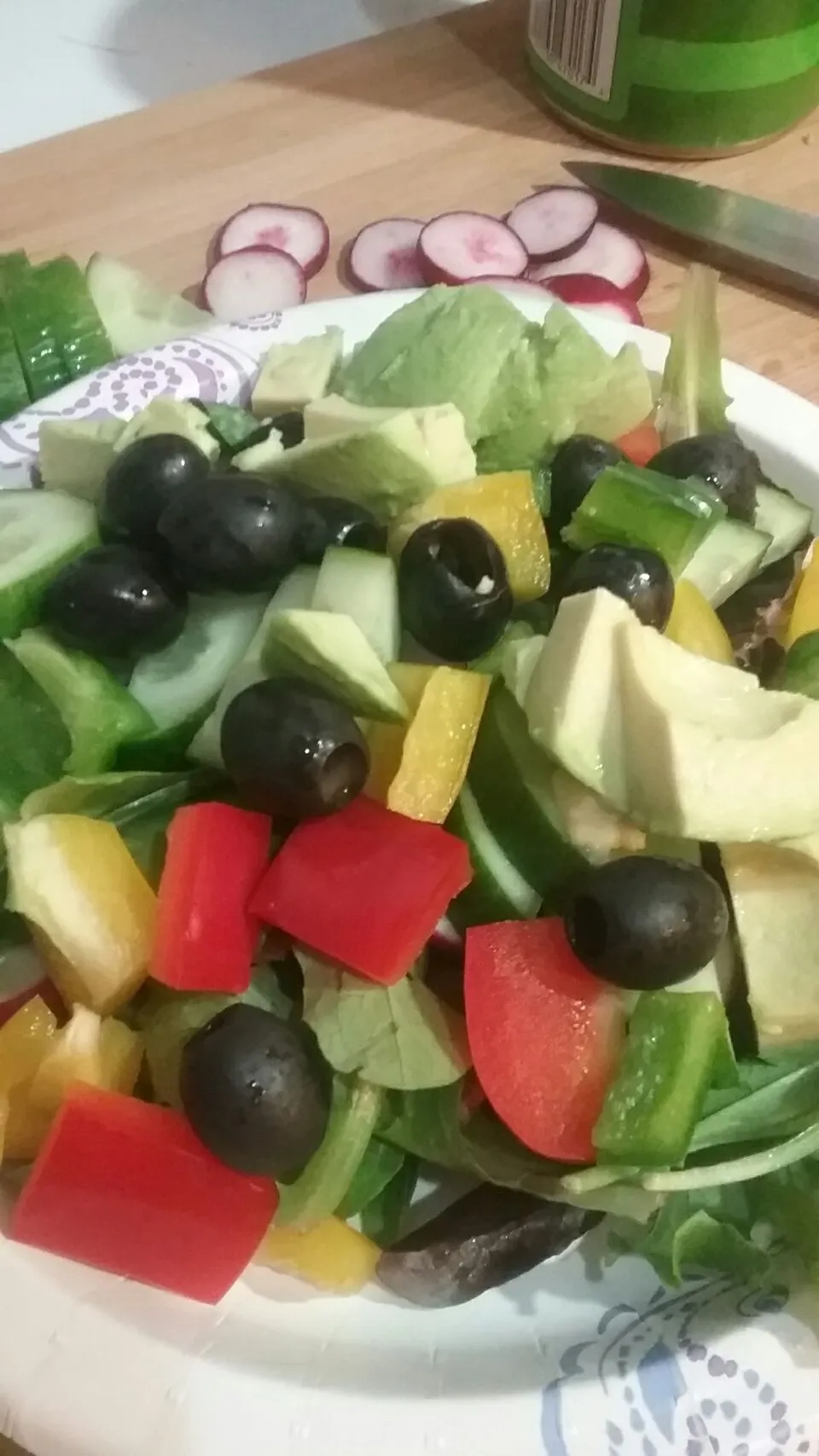 salad for dinner at home with the kids!|Polly Gelfusoさん