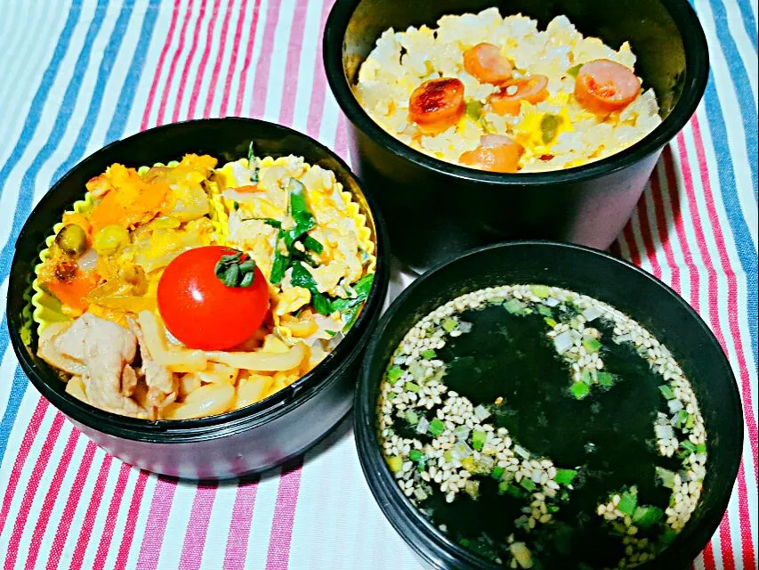 炒飯と南瓜野菜の煮物とニラ玉とオイスター焼きうどんとわかめスープ。|エリカさん