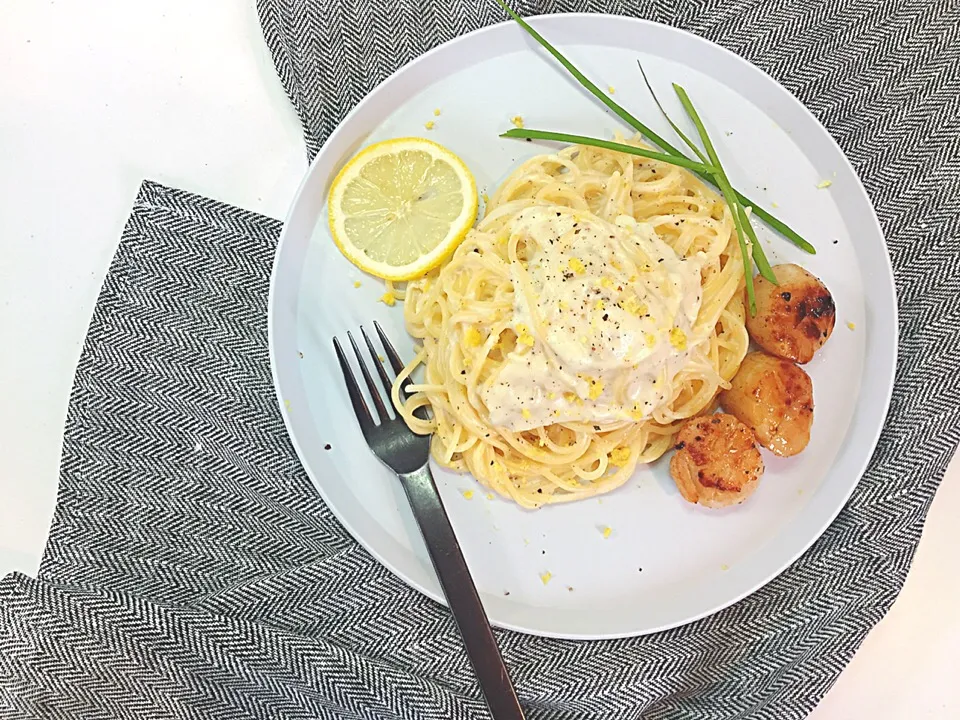 Snapdishの料理写真:ホタテのレモンクリームパスタ🍋|welcomeizumiさん