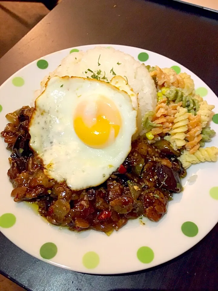 豚肉と茄子のカラカラ炒めでワンプレート|Minaskitchenさん