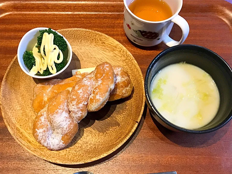 給食風ランチ|うさぱんださん