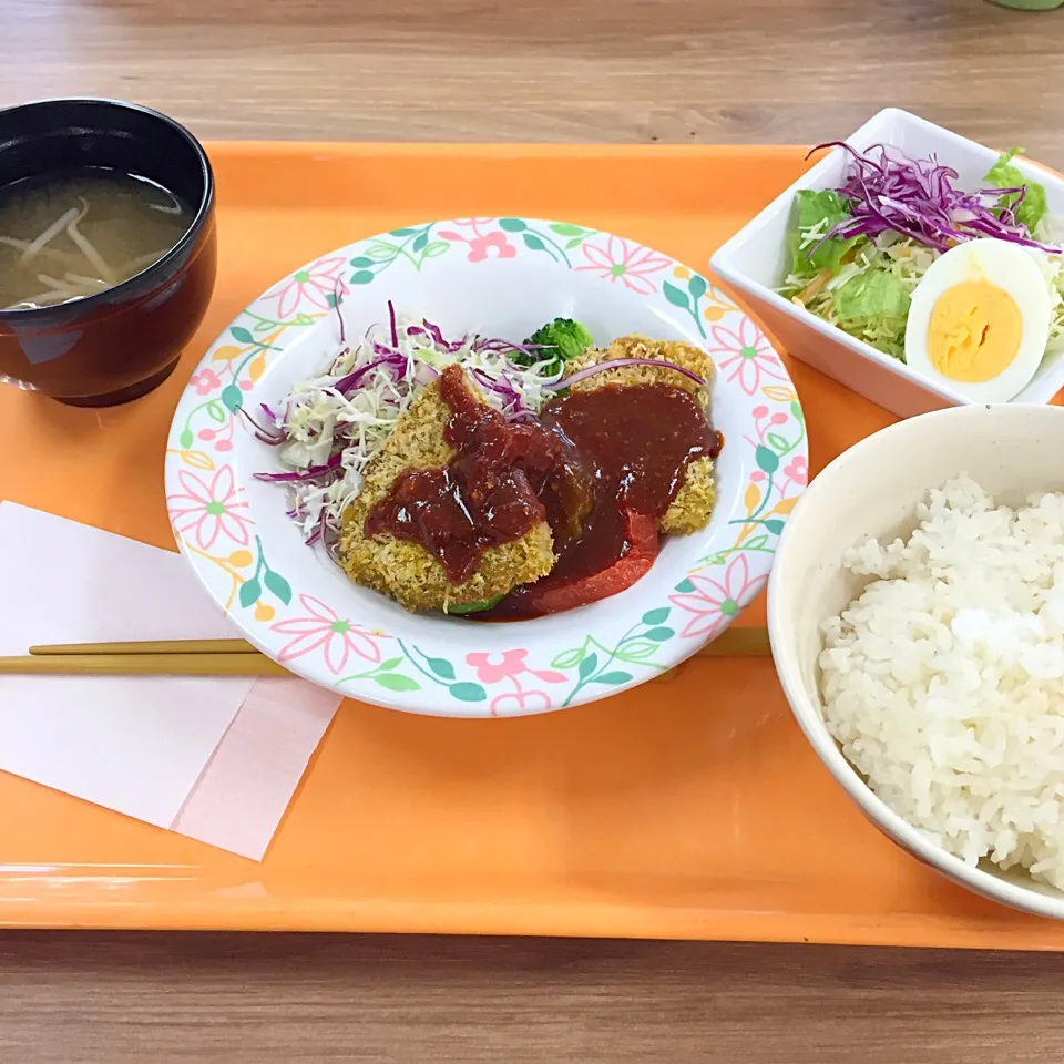 焼きカツのトマト🍅とアボカド🥑添え*\(^o^)/*ヘルシー定食|すかラインさん