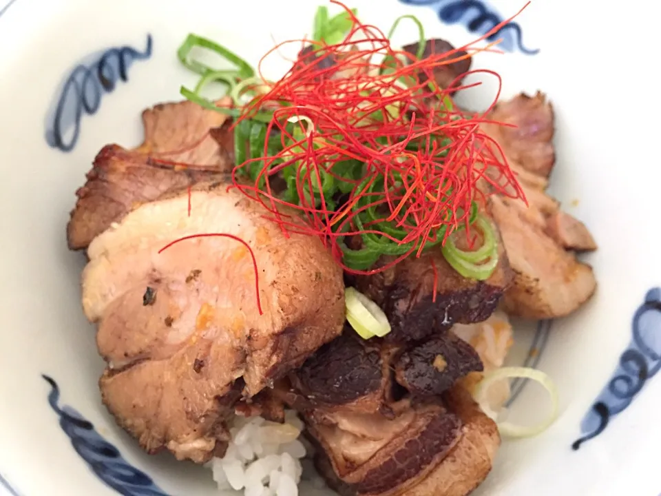 紅茶煮のチャーシュー丼|ラーメンの小池さん