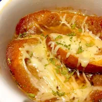 French onion soup.
フレンチオニオンスープ|Sayaka Jinsenji Huletteさん