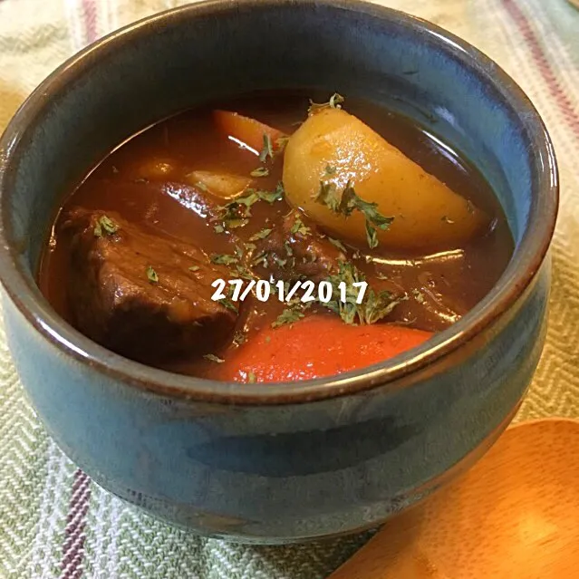 Snapdishの料理写真:ビーフシチュ〜|友さん