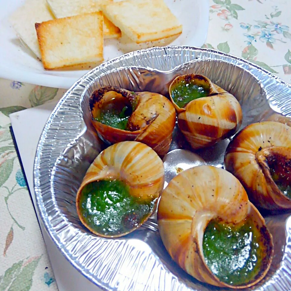 Snapdishの料理写真:エスカルゴバター☆recette a la Bourguignonne☆escargots☆|うたかた。さん