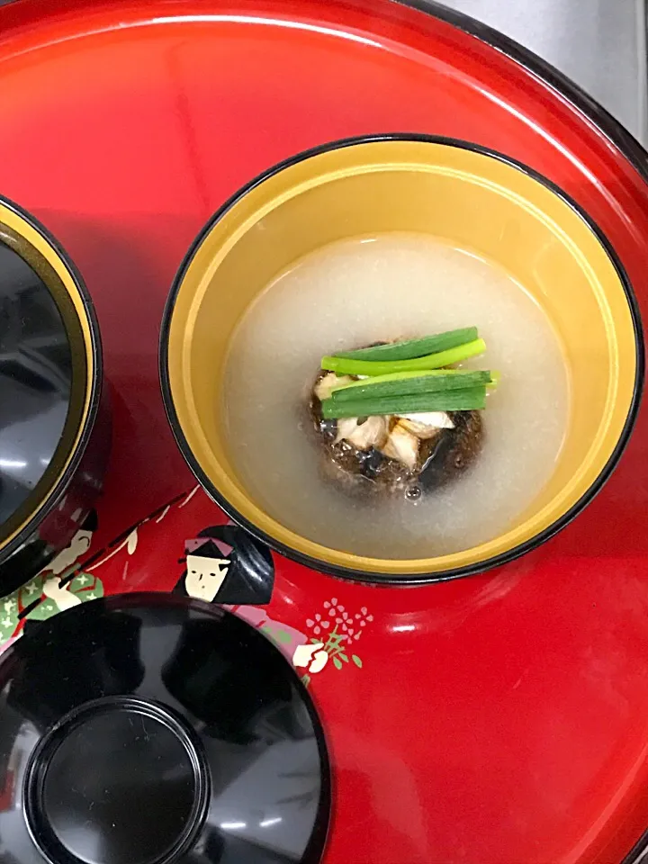 Snapdishの料理写真:ワイン会用「煮物椀」。
「菊芋の摺り流し」
「焼き椎茸・小葱」|だるまやさん