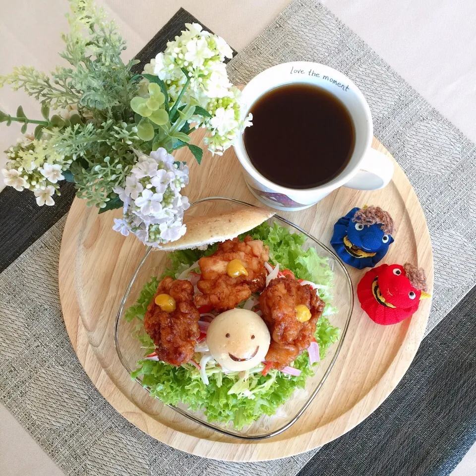 1/28❤︎鶏のから揚げ&かにカマのお野菜たくさんベーグルサンド❤︎|Makinsさん