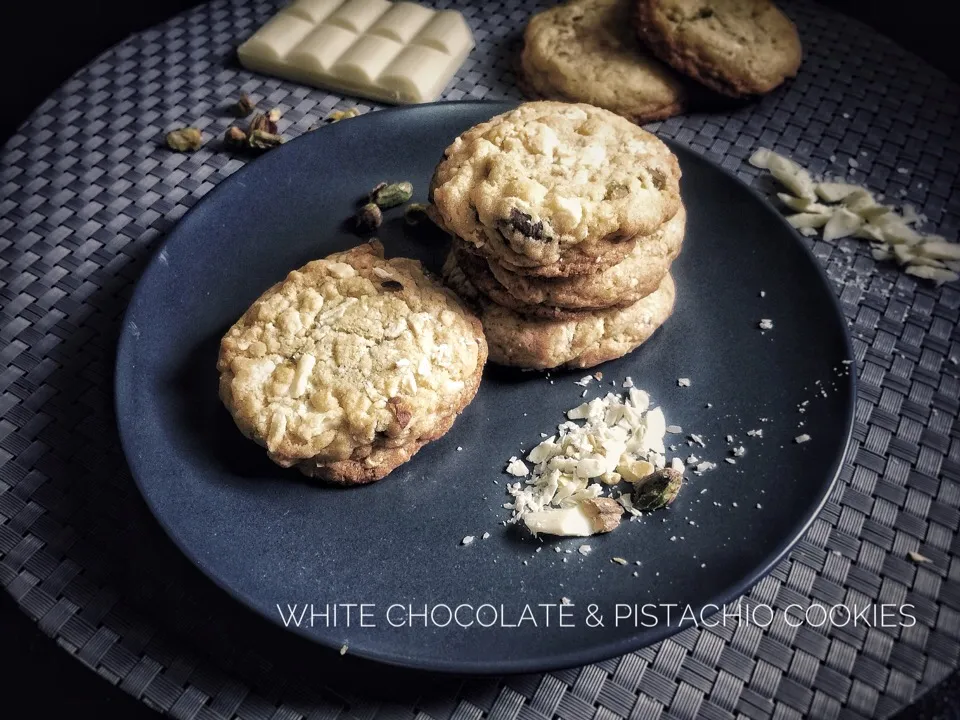 White Chocolate Pistachio Cookies

#Cookies #baking #pistachio #whitechocolate  #biscuit #buscuits|Amby Cakesさん