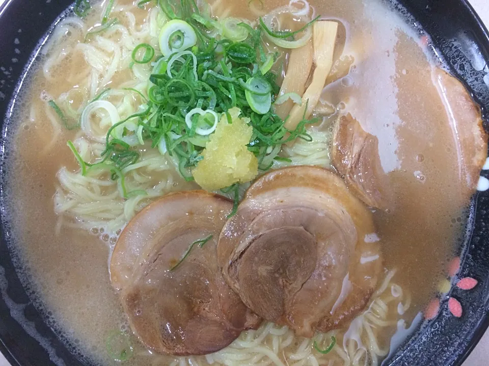 王将 こってりラーメン(麺大盛)|ばーさんさん