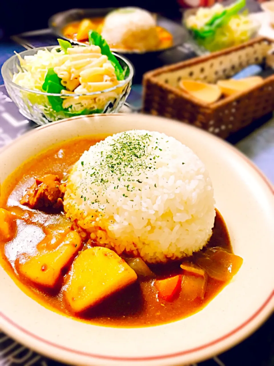 今日の晩御飯(´ﾟ◞౪◟ﾟ｀)カレーライス♡|あいさん