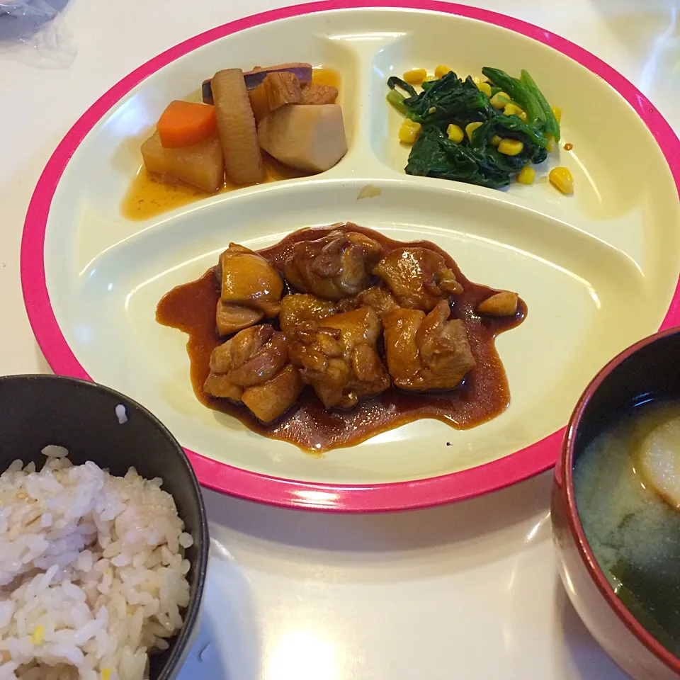 ❁鶏の照り焼き
❀縮ほうれん草ソテー
✿煮物

2017/01/29|ちび太さん