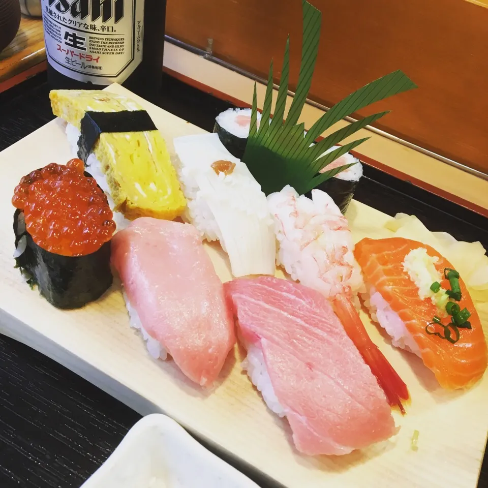 Snapdishの料理写真:安定の松葉寿司🍣今日は息子さんの握り😋|moririyyyさん