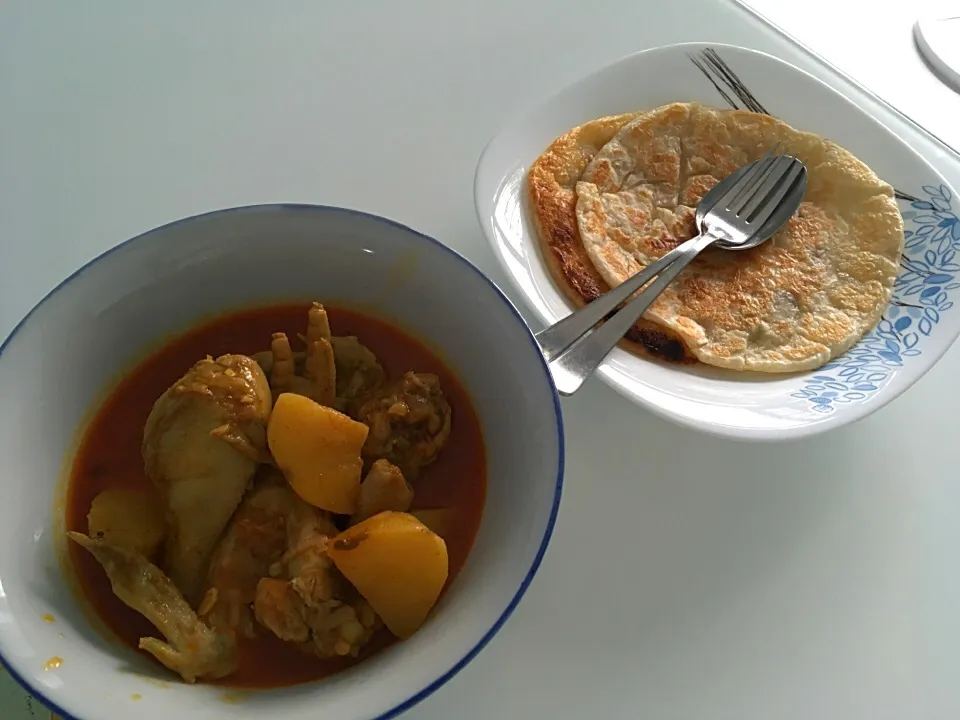 Chicken curry and prata|Ong Sor Fernさん