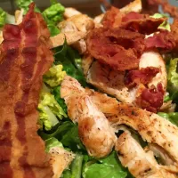 Snapdishの料理写真:Green Salad with chicken and bacon|Fujiko Toyohashiさん