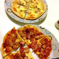 Snapdishの料理写真:生地から作ったピザby息子
ソーセージピザ&ツナピザ|yoginimさん