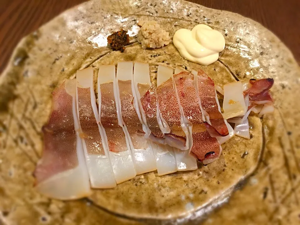 【釣りご飯】釣れたてヤリイカの醤油焼き|ひろしんさん