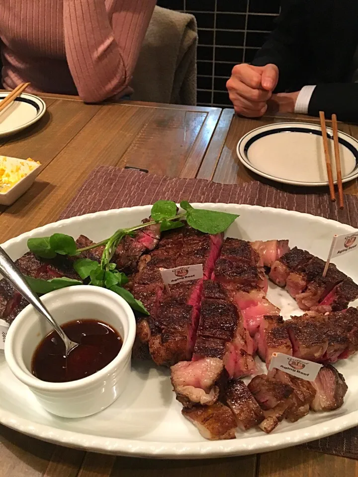 Snapdishの料理写真:横浜エイジングビーフの肉料理！|横山 弘さん