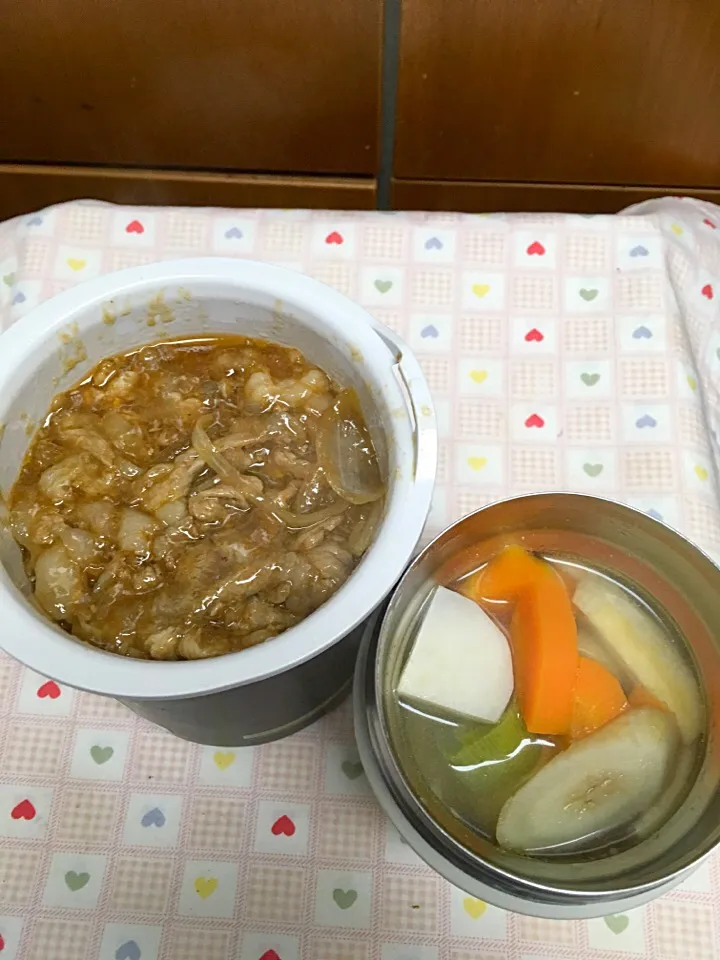 1月30日息子弁当
豚の生姜焼き丼
けんちん汁餅イン|オリーブさん