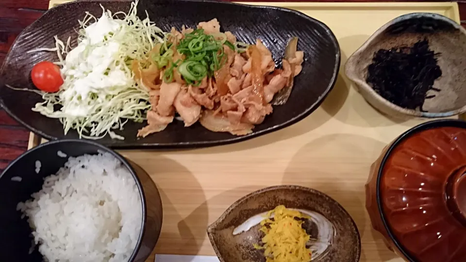 生姜焼き定食|ぶりじっとえいちぇるさん