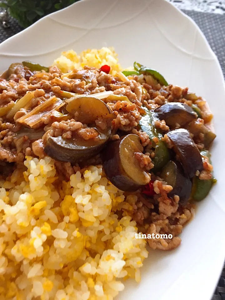 豚ひき肉とお野菜餡かけの卵チャーハン！|Tina Tomoko😋さん