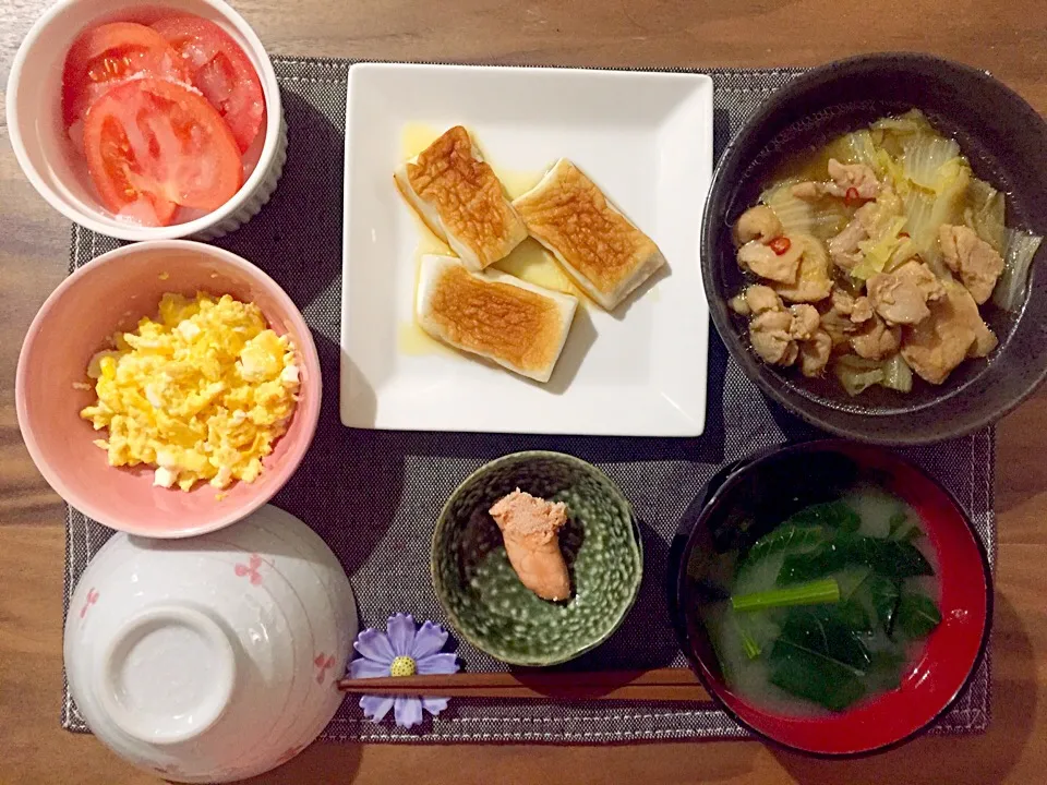 はんぺん焼き、鶏肉と白菜煮、トマト、卵|せさん