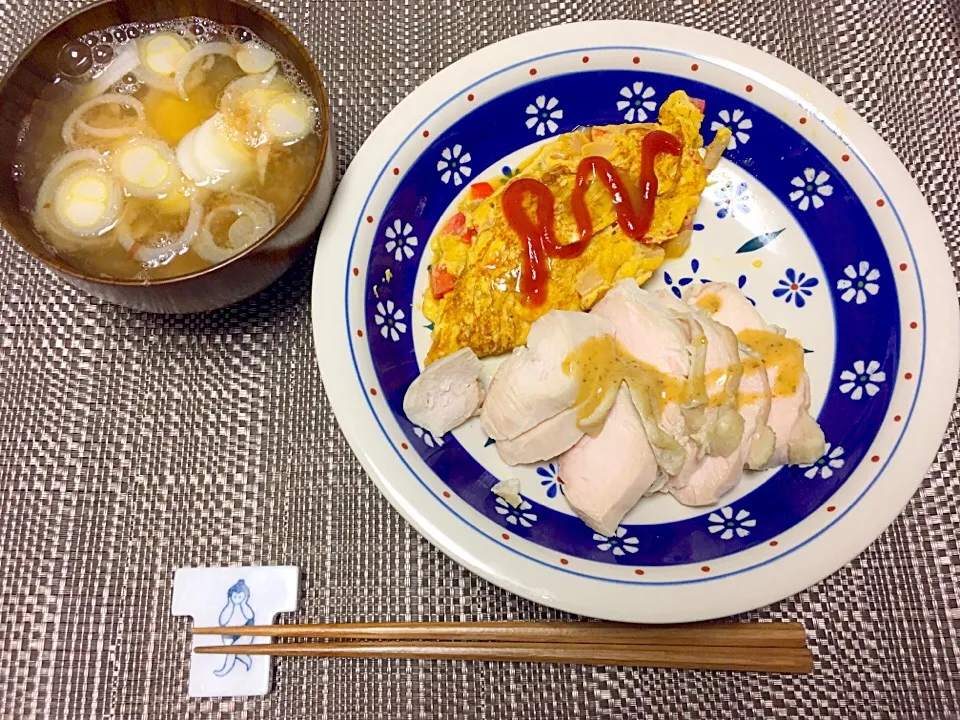 Snapdishの料理写真:#鶏ハム #オムレツ #ネギ味噌汁|hhhさん