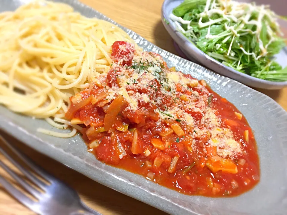 トマトのパスタとサラダ♪|あやさん