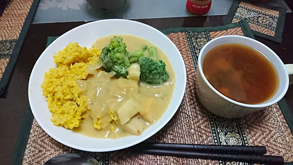 ホワイトカレー&ターメリックライス&大根の葉の味噌汁|まぐろさん