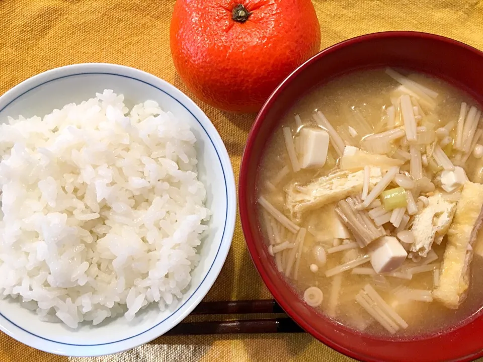 外食ご馳走三昧の後はシンプルえのきのお味噌汁|バナナ子さん