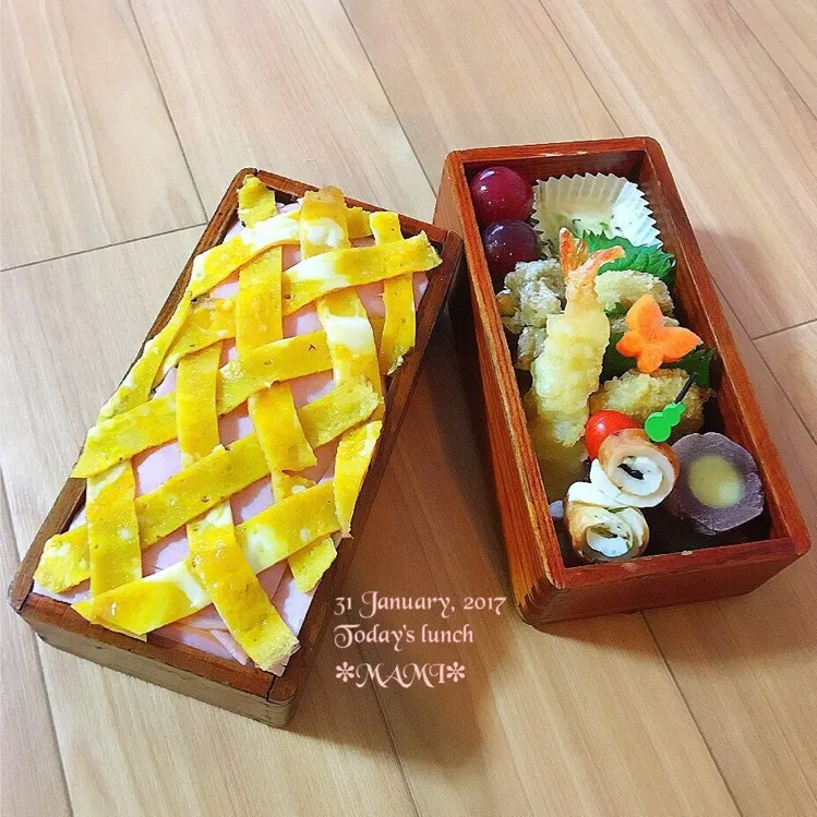 #弁当 おはようございます❀✿

花粉が飛んでますか？
マスクして調理するも今朝は連発クシャミで焼いた卵切り手元が

ウソ～(￣▽￣;)

自分の描いたイメージとは想定外の始末
明日からもっと対策練ります（苦笑）

その想定外お弁当✩御飯は牛カルビサイコロ型に刻んだ焼肉ベースに白ネギたっぷり焼き飯に、ハムと卵焼き乗せ🎵|mamiさん