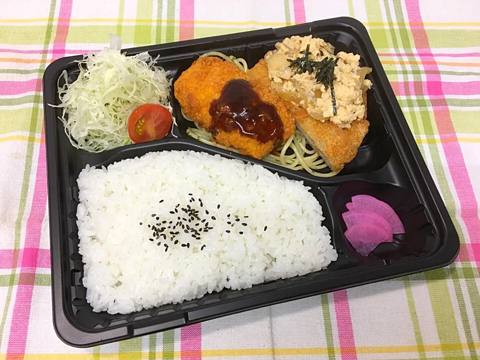 Snapdishの料理写真:おまかせ弁当（定番弁当）豊川市宅配|Naokazu Kuritaさん