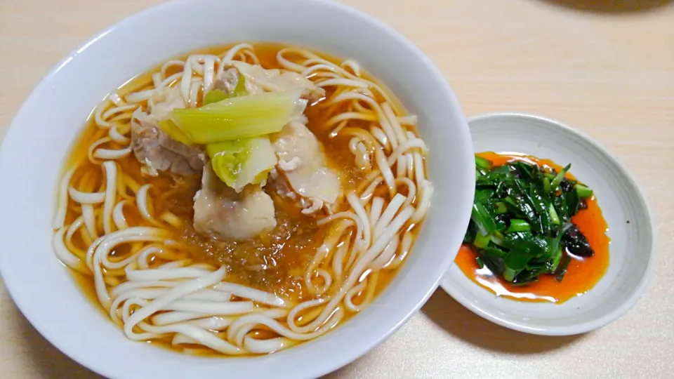 Snapdishの料理写真:１月２５日　残ったみぞれ鍋の汁で鶏うどん　にらのラー油炒め|いもこ。さん