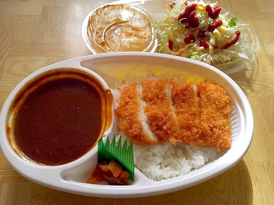 チキンカツカレーライスを食べて夜勤に向け寝まーす😴|Tarou  Masayukiさん