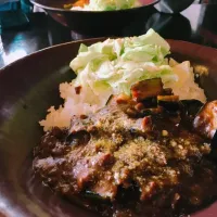 七里ヶ浜の珊瑚礁で。ナスとひき肉のカレー(*'ω'*)|渡辺梨夏子さん