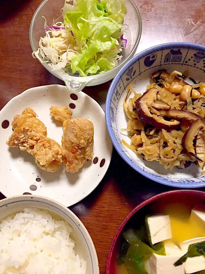 切干し大根煮  サラダ  味噌汁   チンした唐揚げ|掛谷節子さん