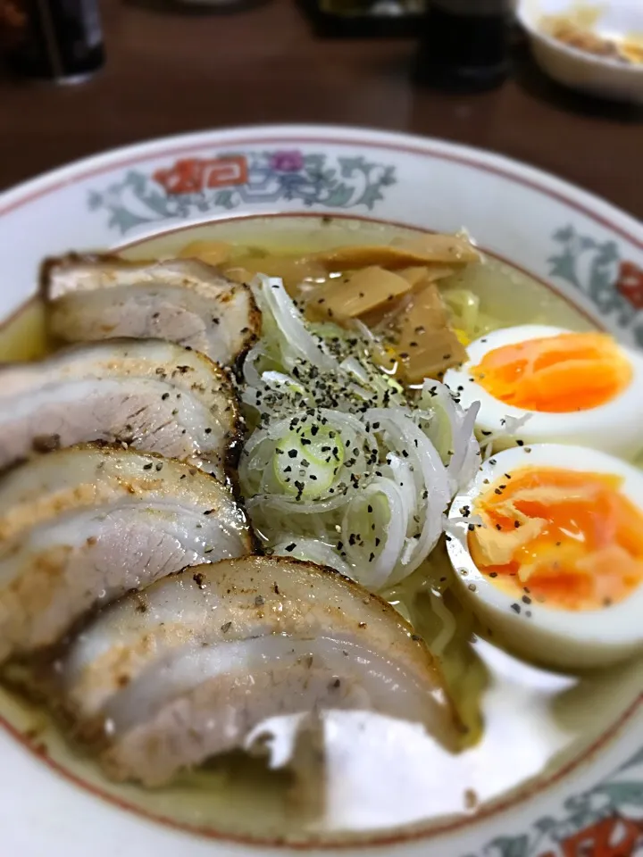 塩ラーメン
お肉屋さんの チャーシューのっけて！|sakiさん