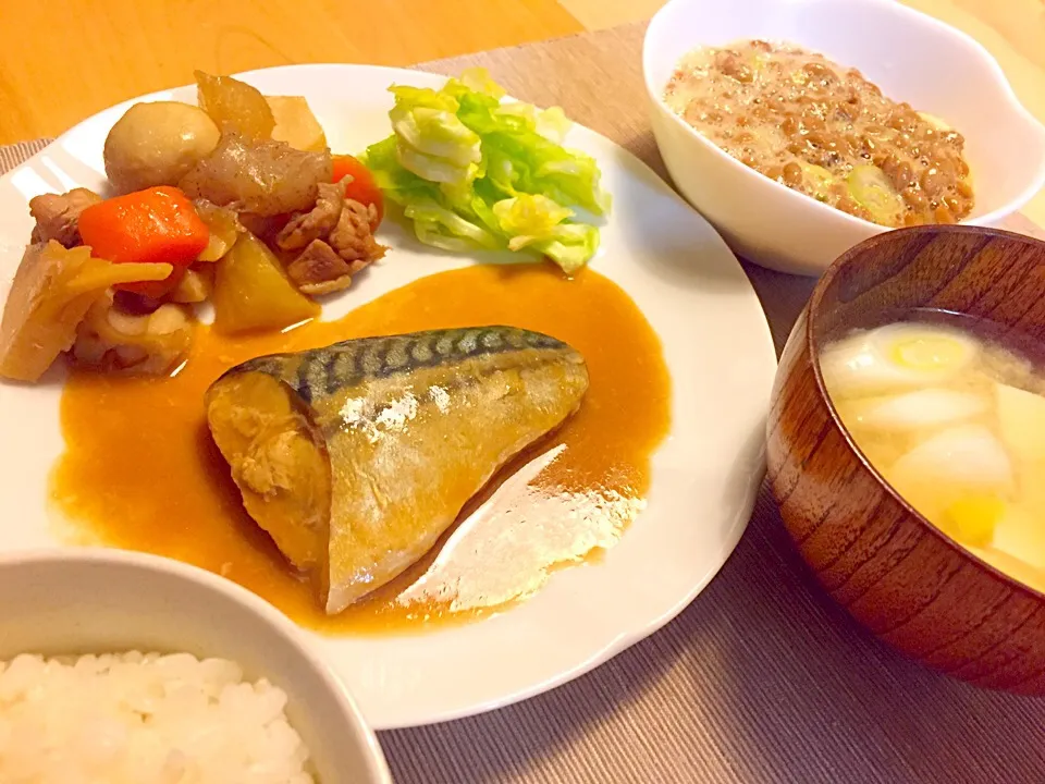 さばの味噌煮・筑前煮・キャベツの浅漬け・納豆・豆腐とネギのみそ汁|maronyaさん