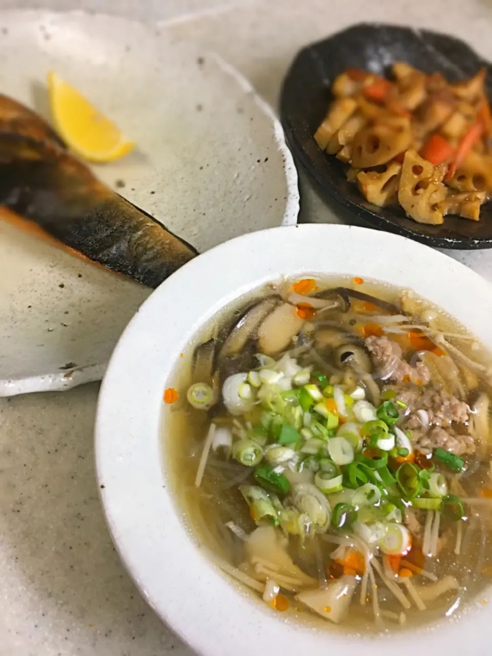 ＊ホッケの干物
＊蓮根と鶏肉の炒め煮
＊きのこと春雨のスープ|瞳キラ★さん