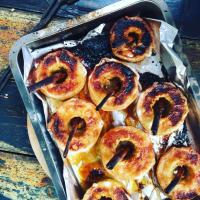 石窯焼きリンゴ Baked apples from stone oven