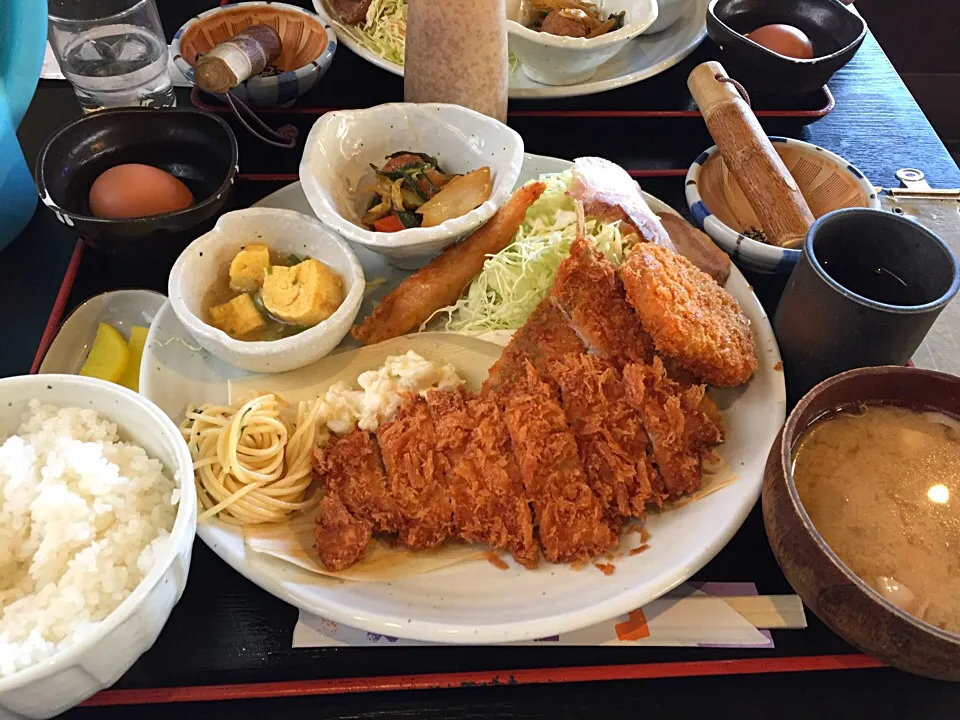 Snapdishの料理写真:とんかつ播の日替わりランチ|まるいのさん