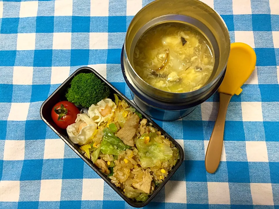 Snapdishの料理写真:白菜入りフカヒレスープ、レタスと豚肉の炒飯、海老シュウマイ|jackybeanさん