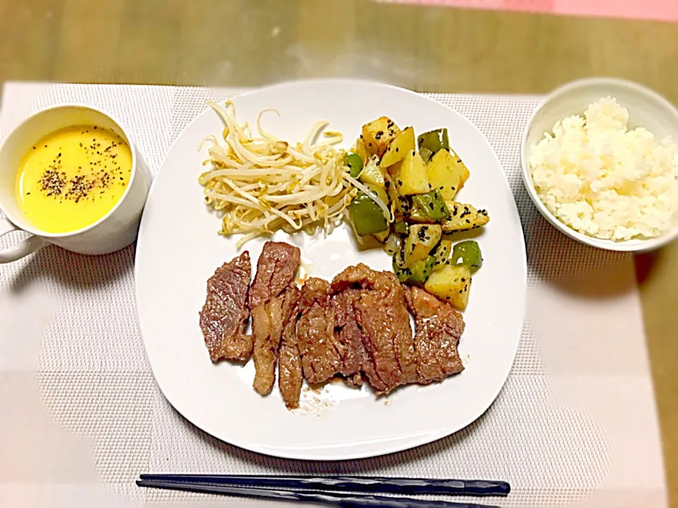 朝日レストラン風ステーキプレート
#朝日レストラン#ステーキ#夕飯#定番メニュー|anriさん