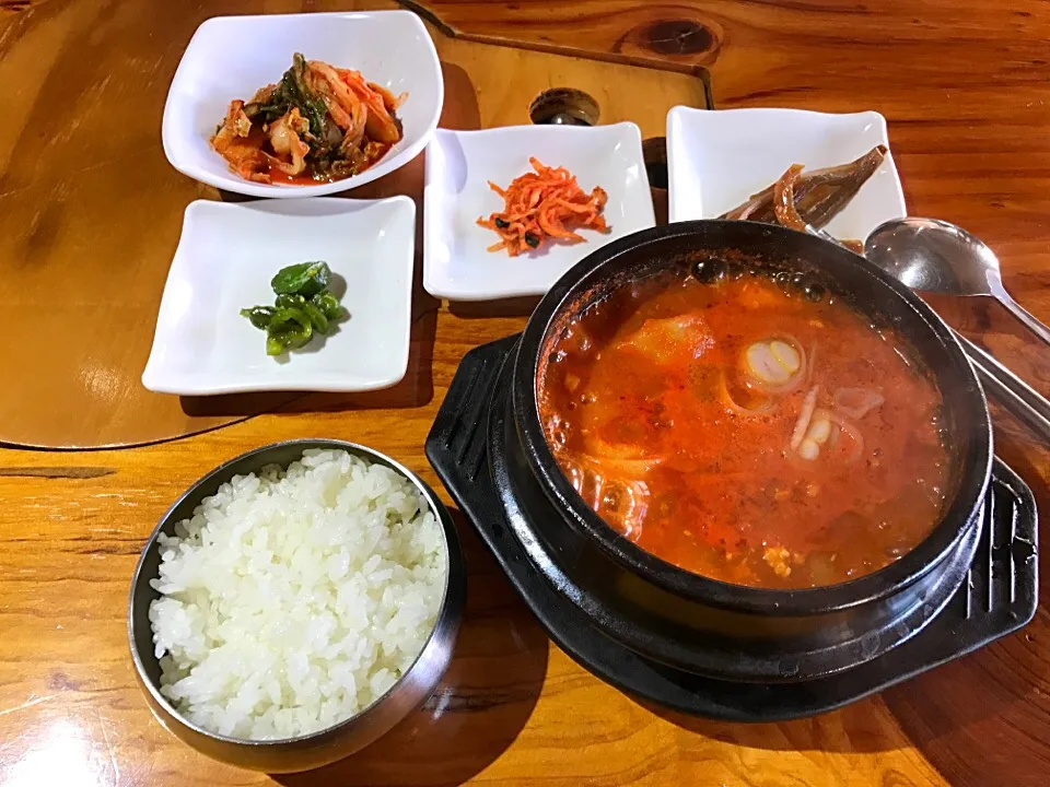 餃子純豆腐チゲ定食|マハロ菊池さん