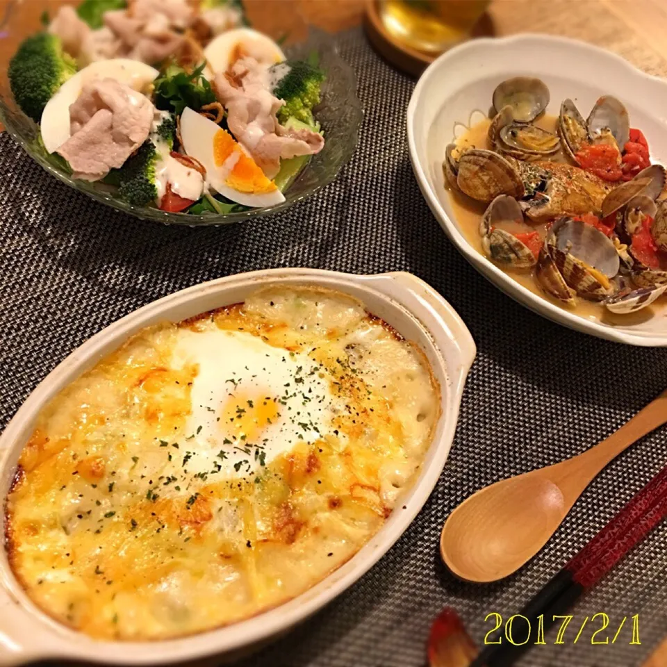 Snapdishの料理写真:冷しゃぶサラダ
アクアパッツァ
キャベツと半熟卵のグラタン|𓇼 Ⓢ Ⓗ Ⓘ Ⓝ Ⓞ Ⓑ Ⓤ 𓇼さん