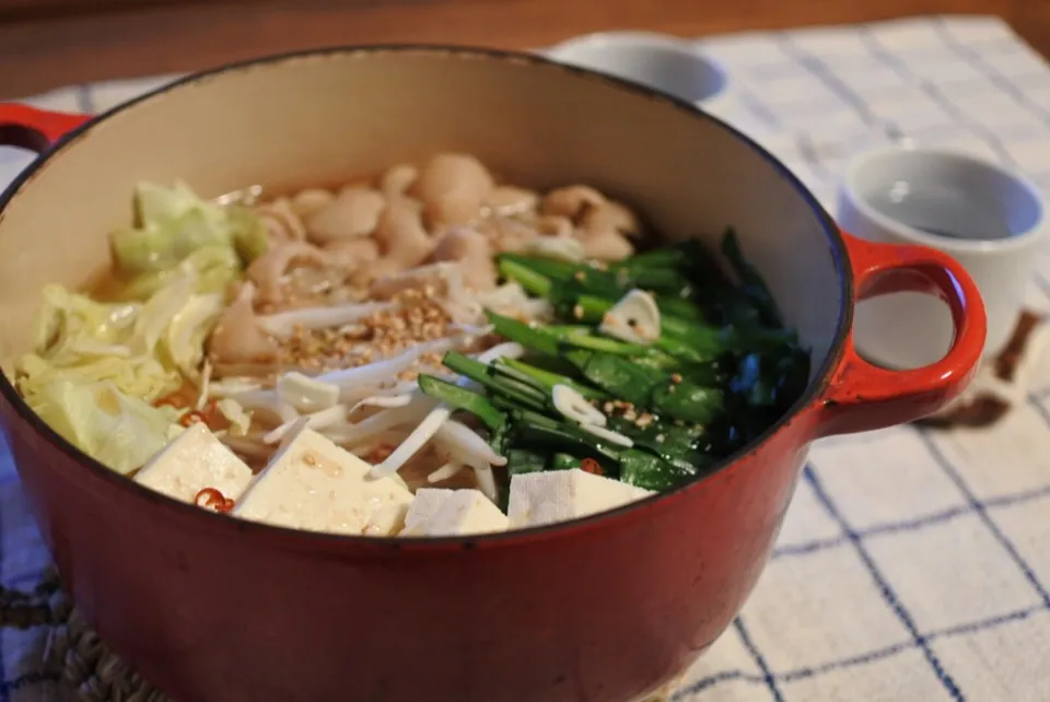 Snapdishの料理写真:もつ鍋
しょうゆスープ
しょうがとニンニクたっぷり
シメはラーメン|まいぱんさん